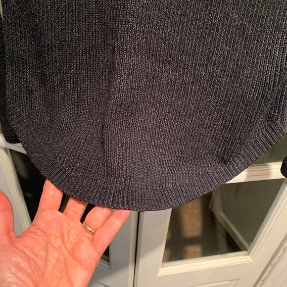 Lululemon black long sleeve sweater. Size 4 - Picture 7 of 7